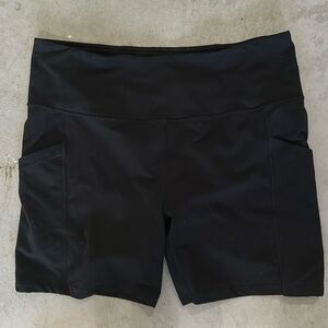 Zella Biker Shorts with pockets. Like New Condition